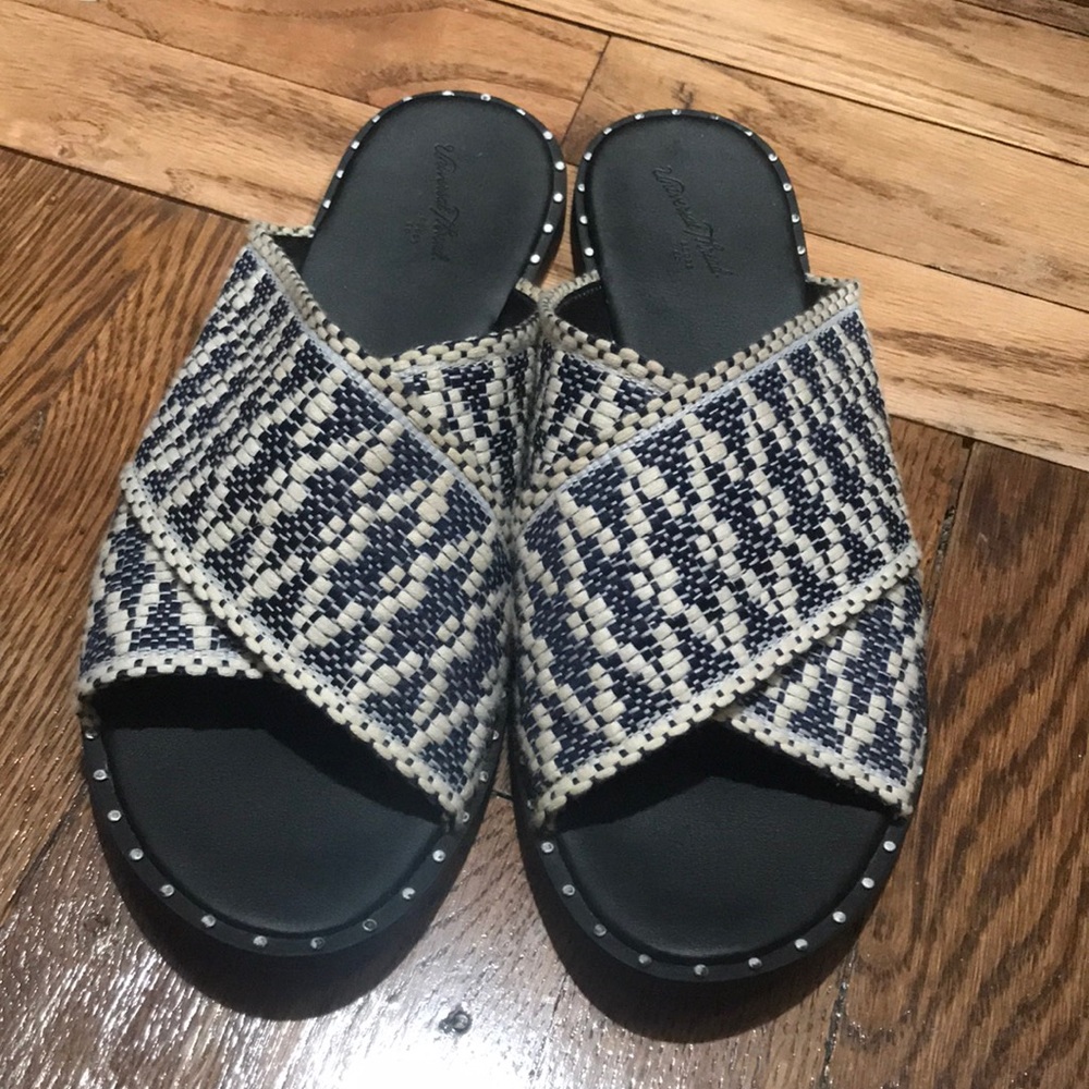 Universal thread boho slide